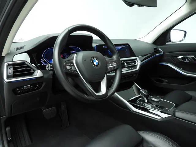 BMW 3 Serie Sedan 330e 2019 Hybride Benzine 7