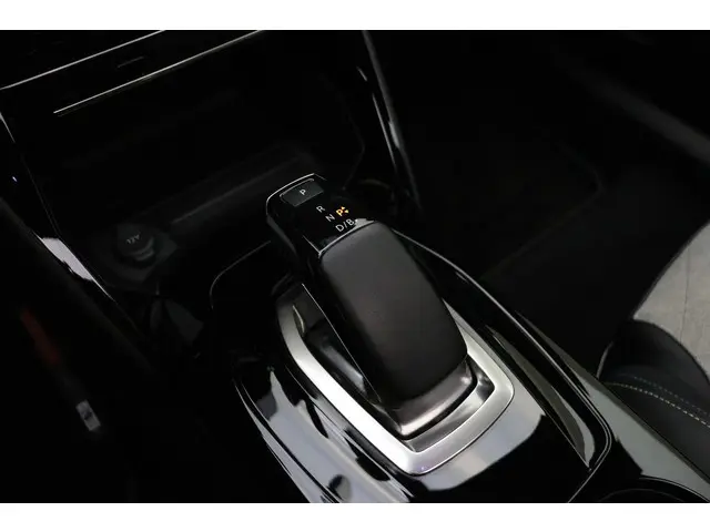 Peugeot e-2008 EV GT Pack 50 kWh 2021 Elektrisch 22