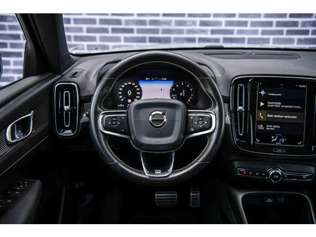 Volvo XC40 T4 190pk Geartronic R-Design 2019 Benzine 4