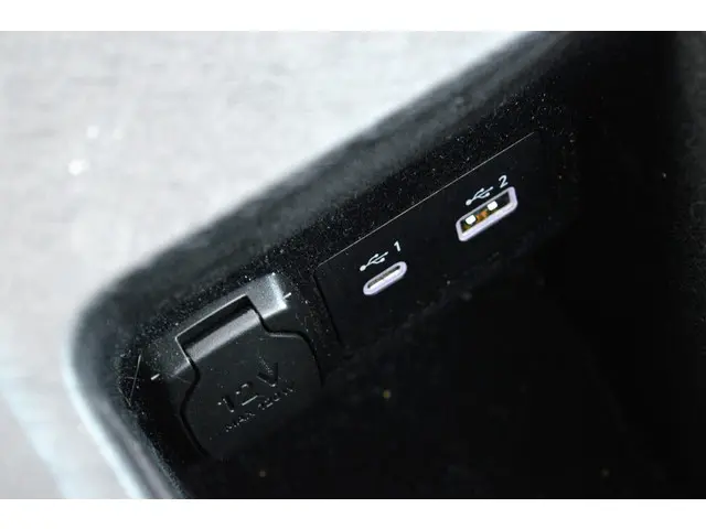 Lynk & Co 01 1.5 2021 Hybride Benzine 36