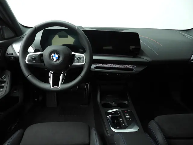 BMW 1 Serie 5-deurs 120 2025 Benzine 7