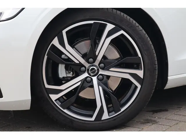 Volvo V60 2.0 B3 Plus Dark 2024 Benzine 4
