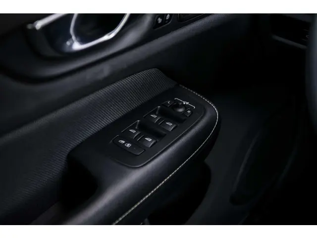 Volvo S60 2.0 B4 Plus Dark 2023 Benzine 27