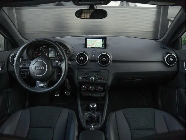 Audi A1 Sportback 1.0 TFSI S-Line 2018 Benzine 17