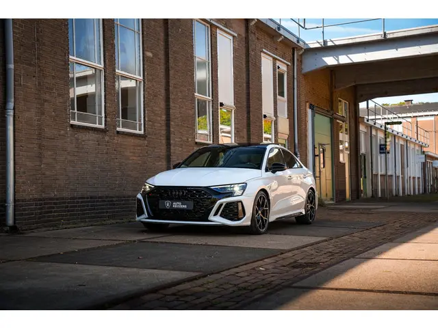 Audi RS3 Limousine 2.5 TFSI RS 3 quattro 2023 Benzine