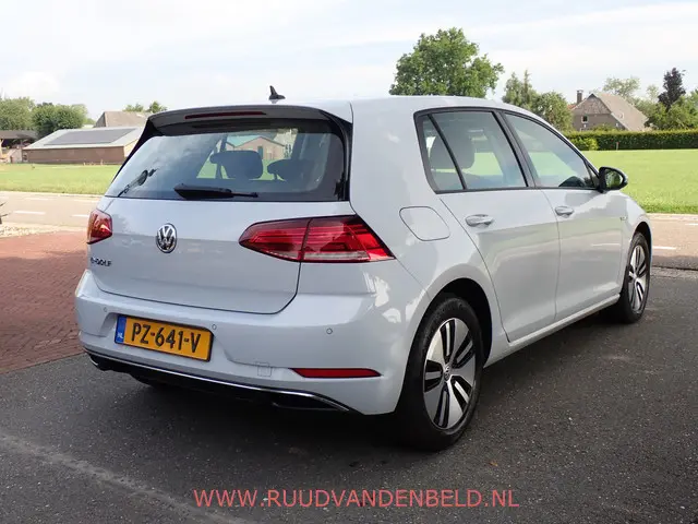 Volkswagen e-Golf 35,8KWH 94%SOH 2017 Elektrisch 4