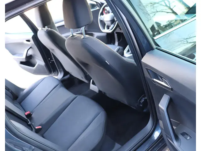 SEAT Arona 1.0 TSI FR Business Connect 2024 Benzine 15
