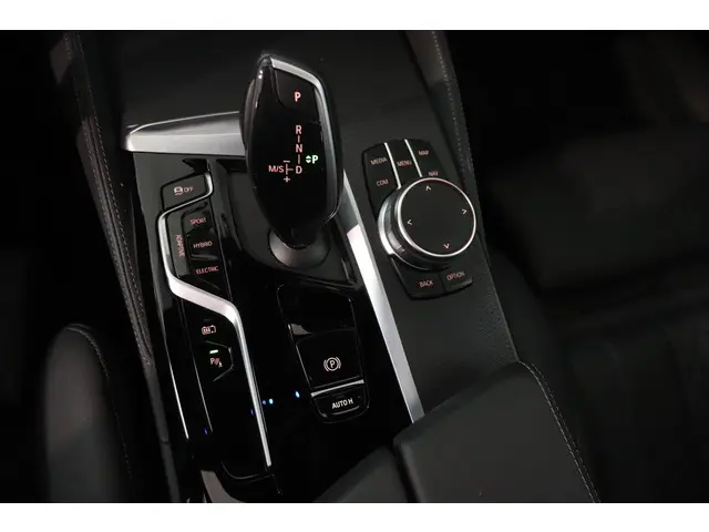 BMW 5 Serie Touring 530e M-Sport 2024 Hybride Benzine 36