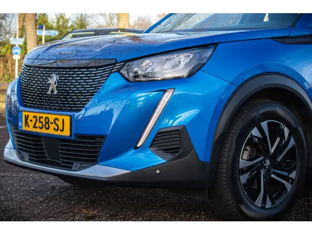 Peugeot 2008 1.2 PureTech Allure 2020 Benzine 17