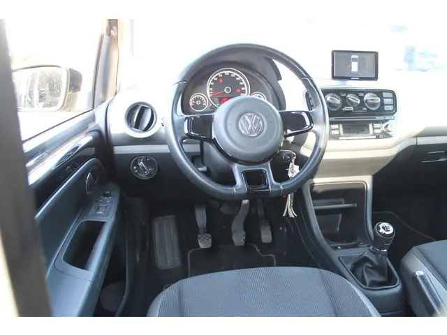 Volkswagen up! 1.0 high up! BlueMotion 2013 Benzine 10