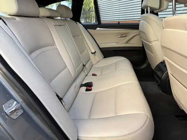 BMW 5 Serie Touring 520i High Executive 2016 Benzine 7