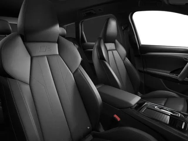 Audi Q6 e-tron S edition 83 kWh 252 PK 2025 Elektrisch 4