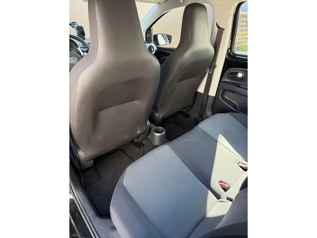 Volkswagen up! 1.0 move up! BlueMotion 2016 Benzine 25