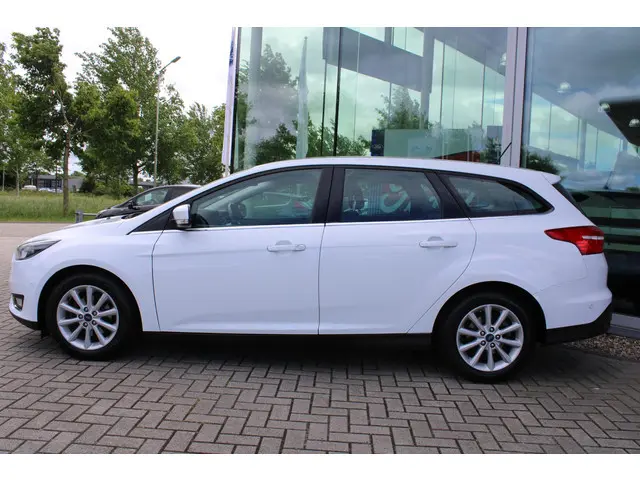 Ford Focus Wagon 1.0 EcoBoost Titanium 2018 Benzine 2