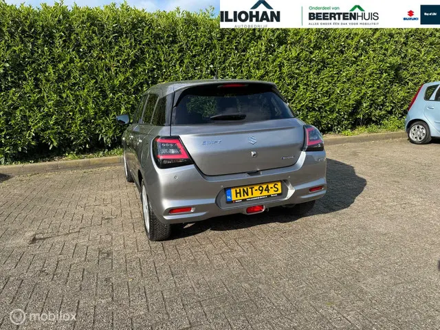 Suzuki Swift 1.2 Select Smart Hybrid 2024 Benzine 3