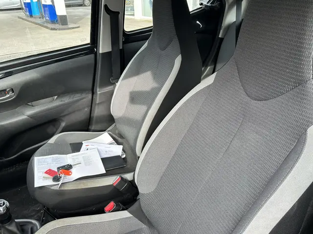 Toyota Aygo 1.0 VVT-i x-play 2021 Benzine 9