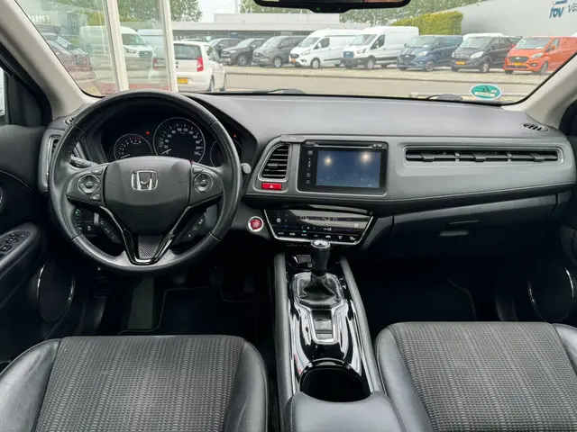 Honda HR-V 1.5 i-VTEC Executive 2017 Benzine 6