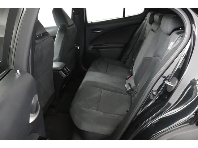 Lexus UX 250h Business Line 2022 Hybride Benzine 18
