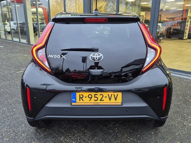 Toyota Aygo X 1.0 VVT-i S-CVT first 2022 Benzine 19