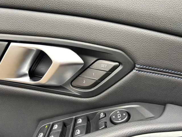 BMW 3 Serie Touring 320e 2024 Hybride Benzine 23