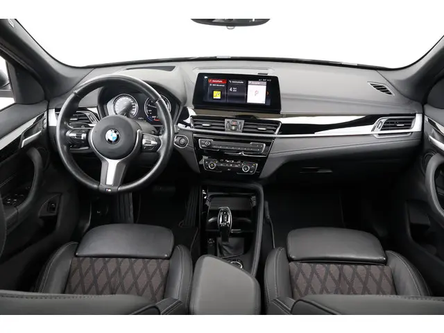 BMW X1 sDrive18i Executive Edition 2020 Benzine 12