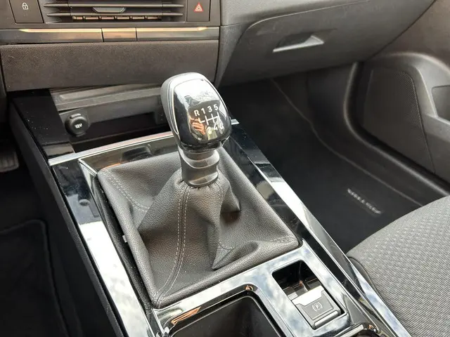 Opel Astra 1.2 Edition 2022 Benzine 24