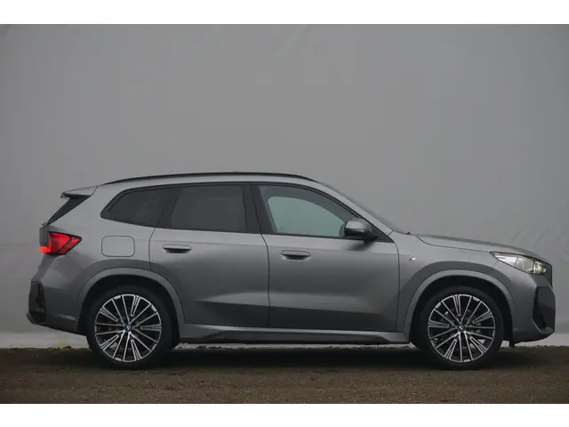 BMW iX1 eDrive20 2024 Elektrisch 3