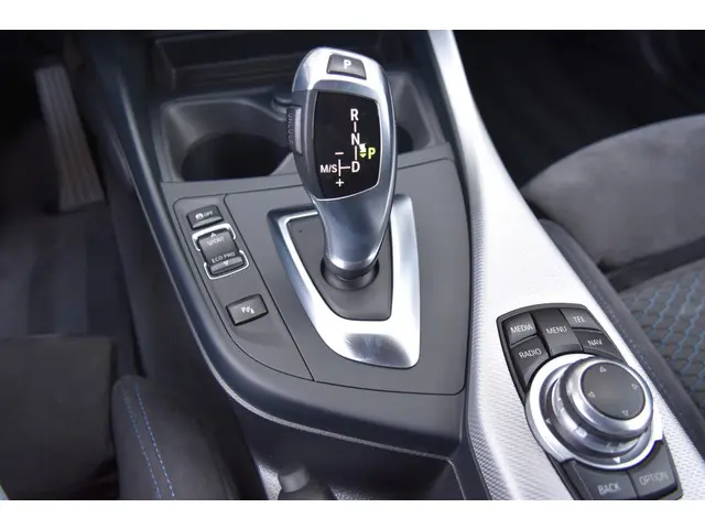 BMW 1 Serie 118i High Executive 2017 Benzine 16