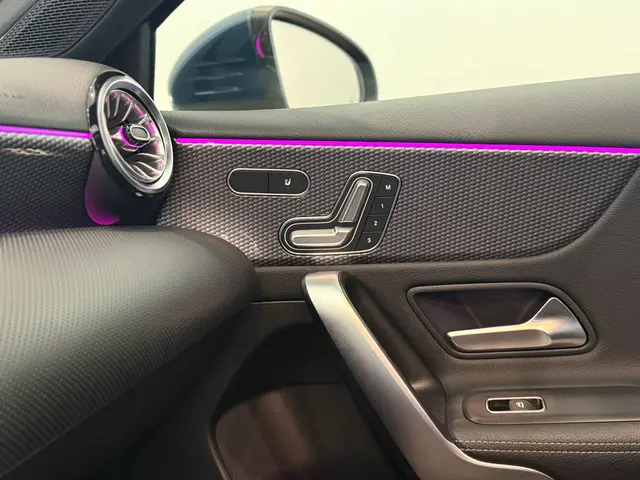 Mercedes-Benz A-Klasse 200 Premium Plus 2021 Benzine 35