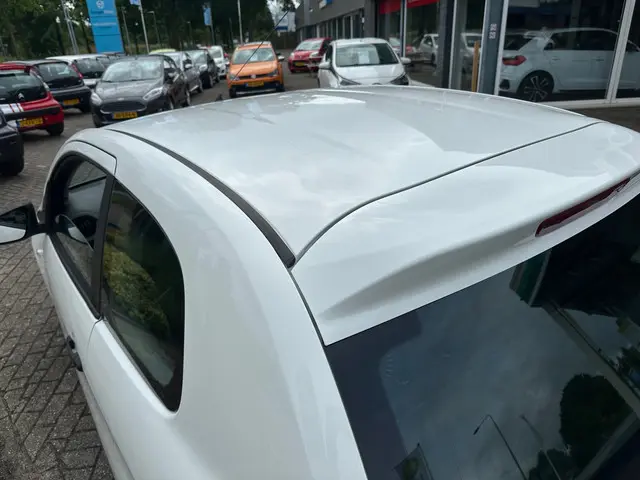 Peugeot 108 1.0 e-VTi Junior led nap 2016 Benzine 10