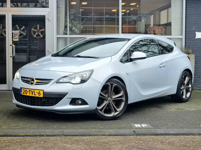 Opel Astra GTC 1.4 Turbo Sport 2012 Benzine