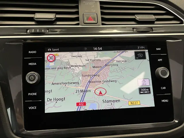 Volkswagen Tiguan 2.0 TSI 4Motion Highline 2018 Benzine 31