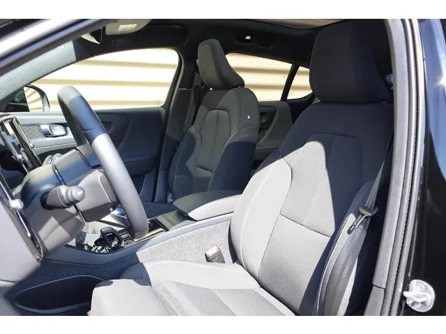 Volvo C40 Recharge Plus 69 kWh 2023 Elektrisch 28