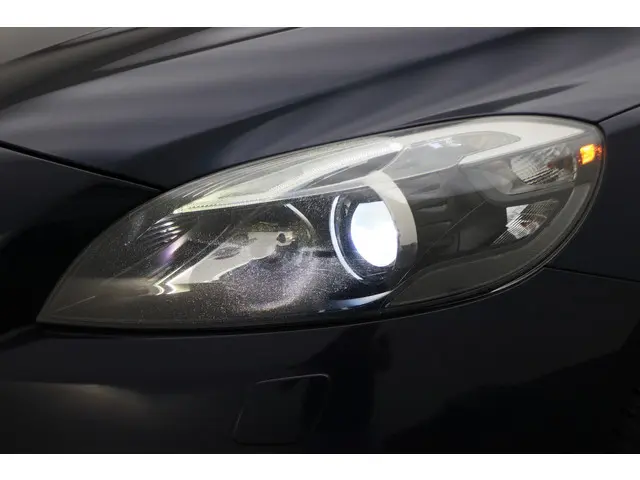 Volvo V40 Cross Country 1.6 T4 Summum 2013 Benzine 25