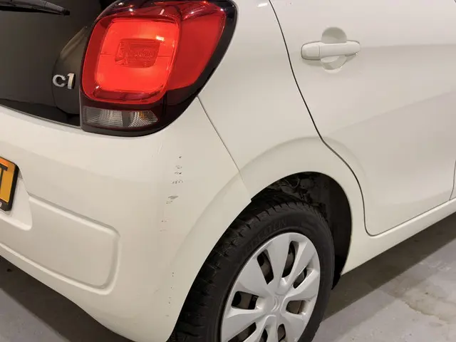 Citroën C1 HB 1.0 VTi 68 Style Navi 2015 Benzine 36