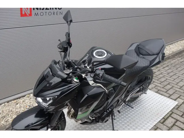 Kawasaki Z800 ABS 2016 Benzine 19