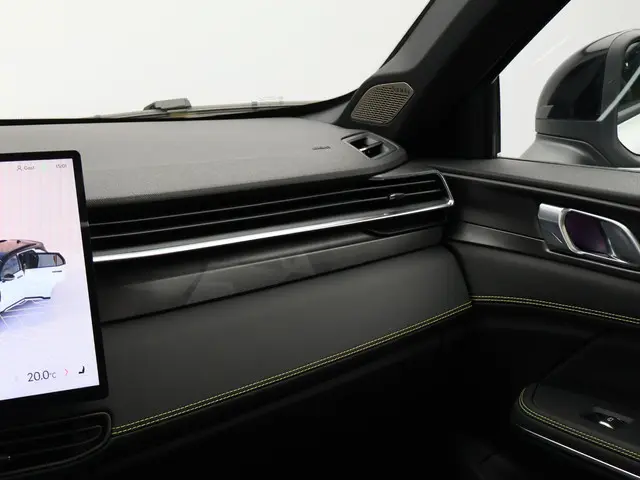 Lynk & Co 01 1.5 Core 2025 Hybride Benzine 27