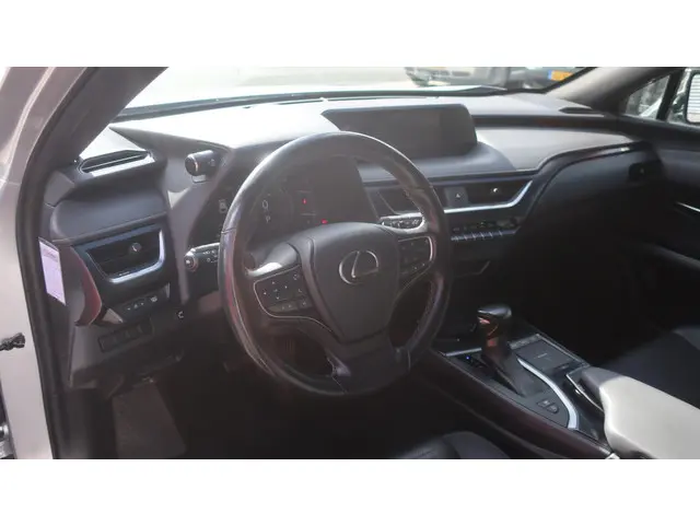 Lexus UX 250h Business Line 2019 Hybride Benzine 11