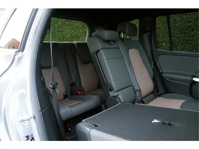 Mercedes-Benz EQB EQB 300 4MATIC 2022 Elektrisch 34