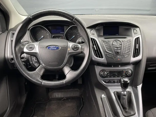 Ford Focus 1.0 EcoBoost Edition Plus 2014 Benzine 8