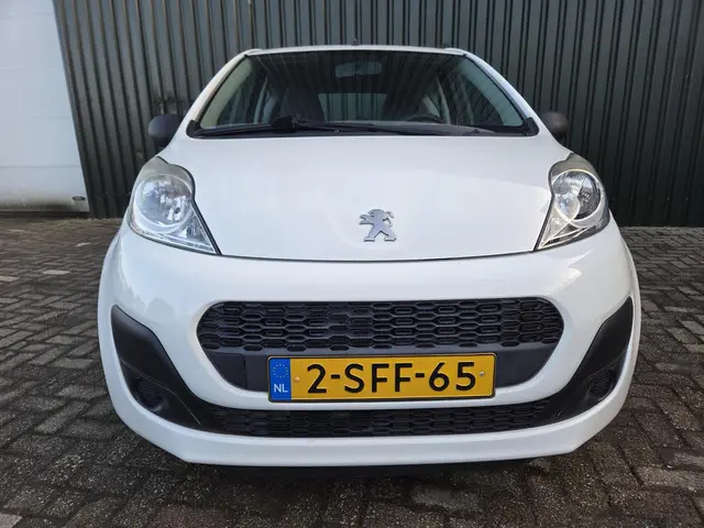 Peugeot 107 1.0 Access AIRCO 63000 km !!! 2013 Benzine 10