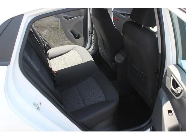 Hyundai IONIQ 1.6 GDi PHEV i-Motion 2019 Hybride Benzine 18