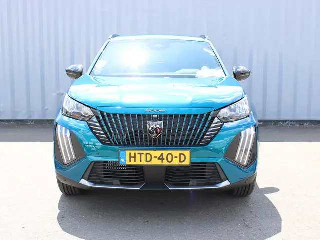 Peugeot 2008 HYBRID 145 ALLURE 2025 Hybride Benzine 2