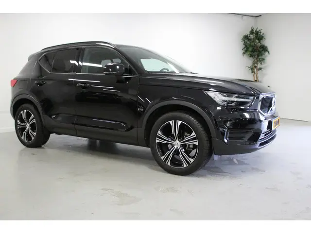 Volvo XC40 1.5 T2 Momentum Core 2021 Benzine 2