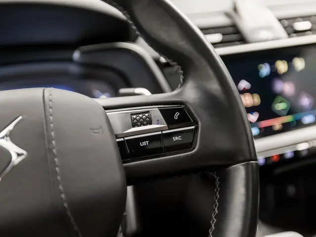DS DS 7 Crossback 1.6 PureTech Deluxe 2019 Benzine 22
