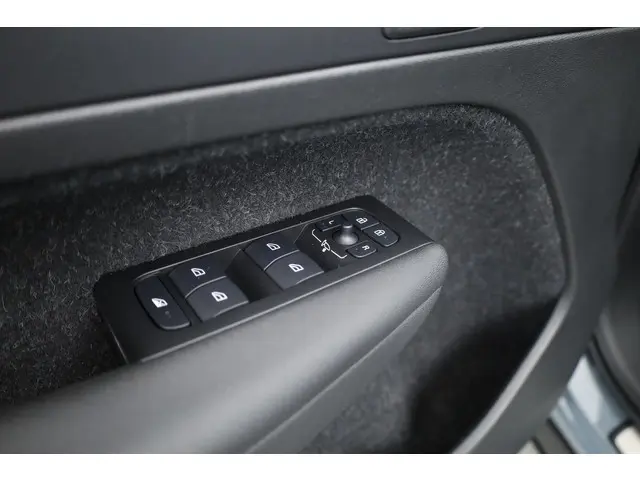 Volvo XC40 Recharge P8 AWD R-Design 2020 Elektrisch 9