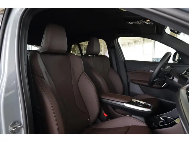 BMW iX2 eDrive20 2025 Elektrisch 8