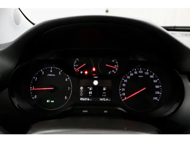 Opel Crossland X 1.2 Innovation zwart 2018 Benzine 18