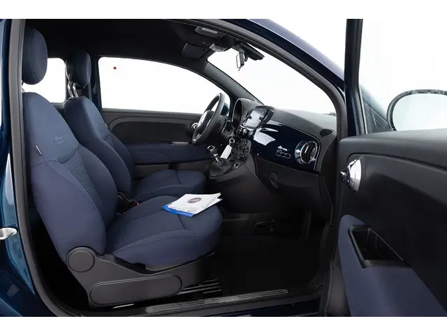 Fiat 500 1.0 Hybrid Club | CRUISE | PDC | AIRCO . 2023 Benzine 7