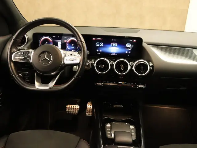 Mercedes-Benz GLA 250 e Style 2020 Hybride Benzine 28